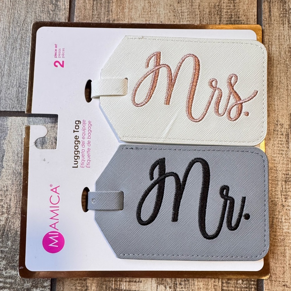 AMICA Mr. and Mrs. Luggage Tags - Gray and White
